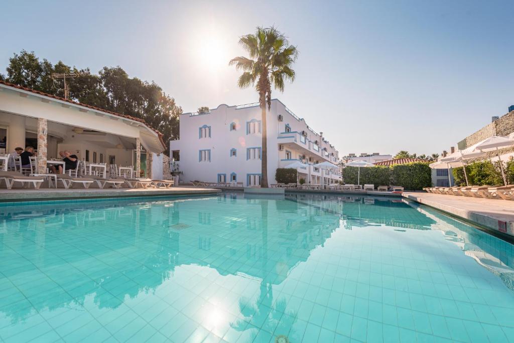 Aegean Blu Hotel & Apartments
