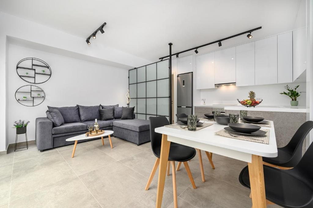 Aetherius Executive Suite 5 Min to BEACH