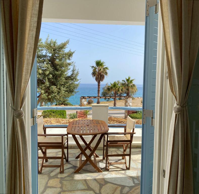 Agnadi Syros Beachfront Studios & Rooms