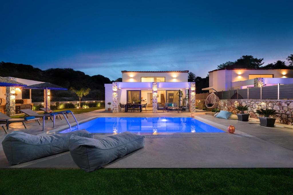 Aiora Luxury Villas
