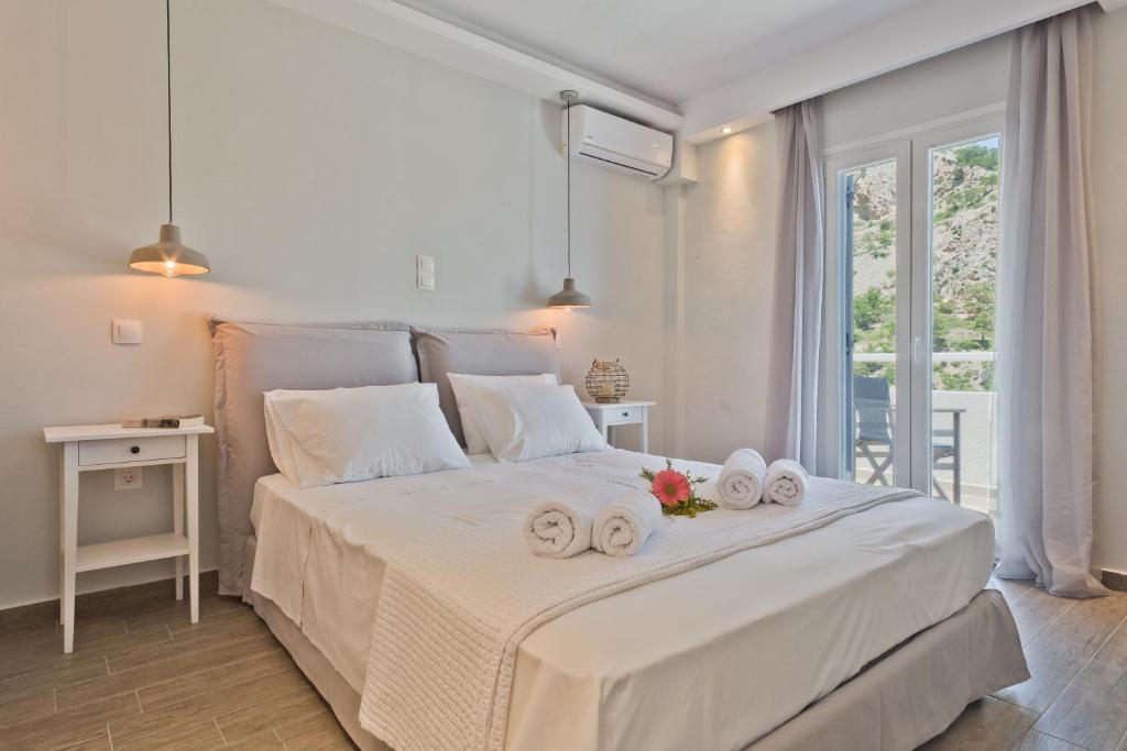 Antikri villas