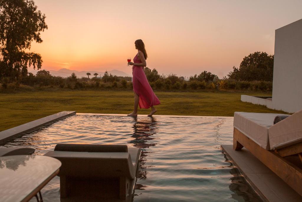 Aphrodite Luxury Suites with private swimming pools