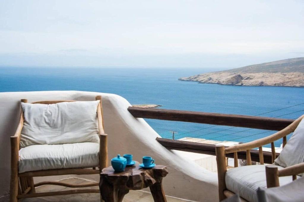 Apt with Amazing Balcony View of Mykonos