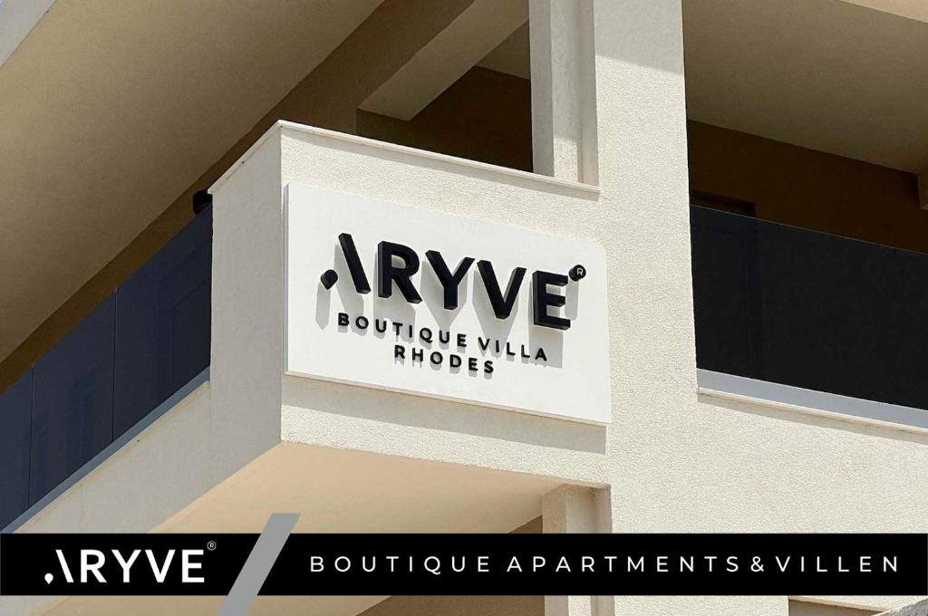 ARYVE Boutique Villa mit Akropolis- und Meerblick, Infinity-Pool und Designer-Interieur