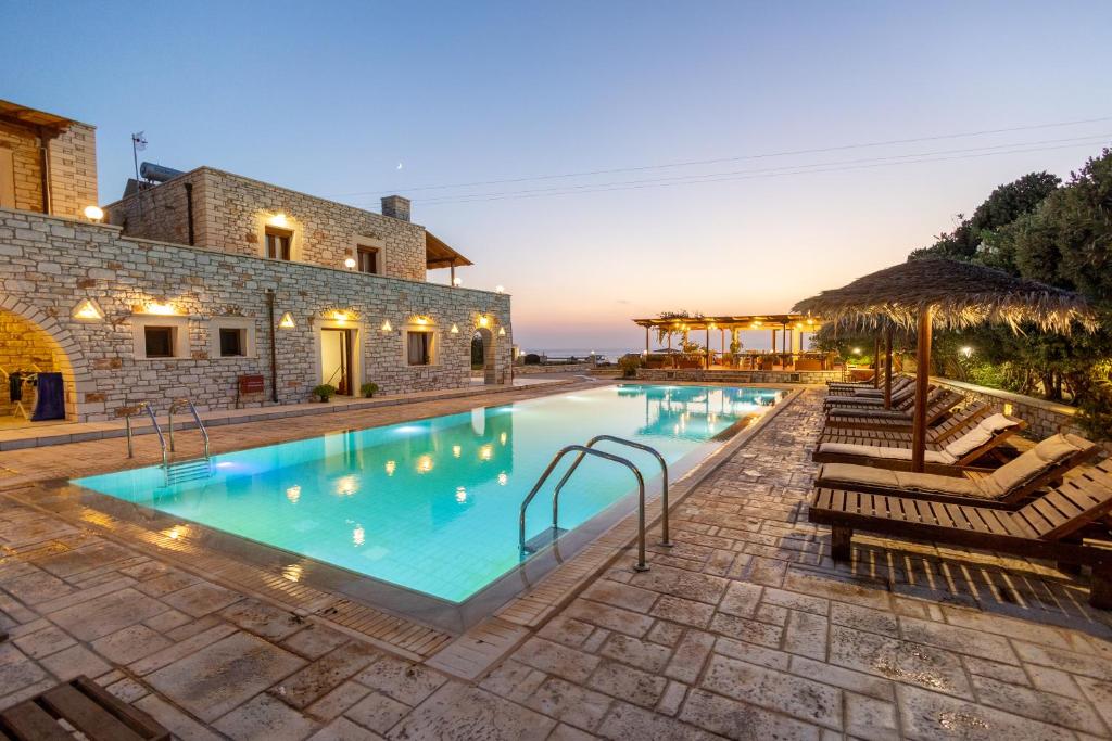 Avgerinos Village