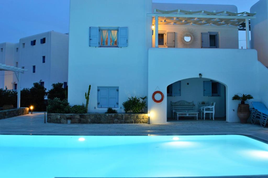 VILLA BLUE HEART Mykonos Up To 10 People With Pool