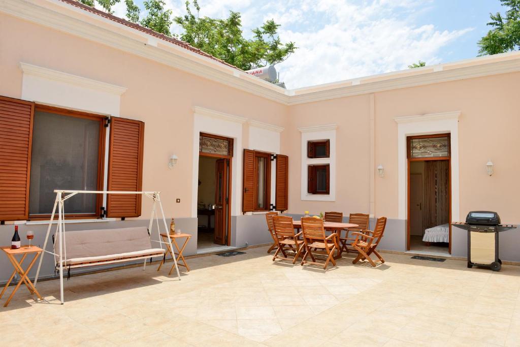 Classical Villa Archontiko D&M