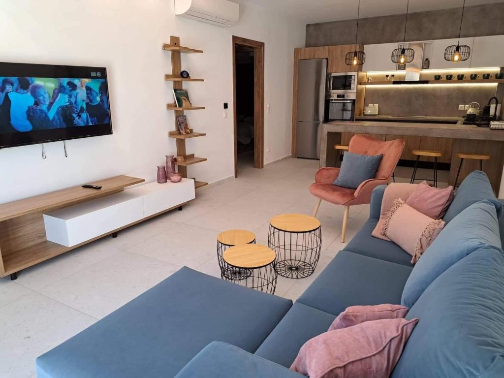 Courtyard Luxury Suites “MARIANTHI”
