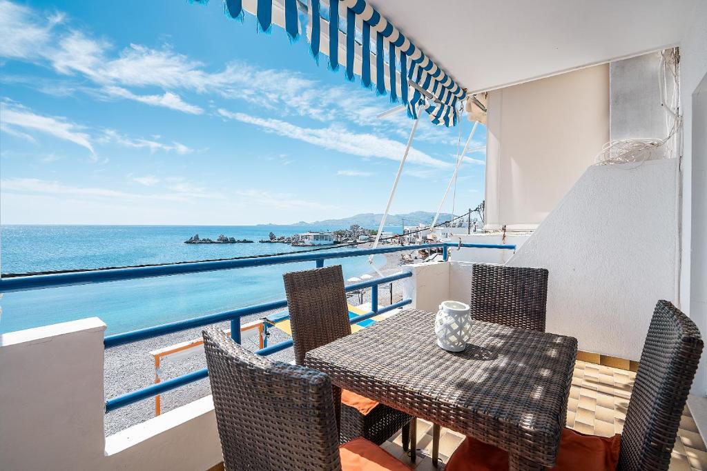 Dorothy's Seaview Apartment