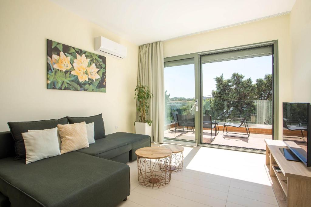 Eden Lily- Luxurious Apartment with Sea View