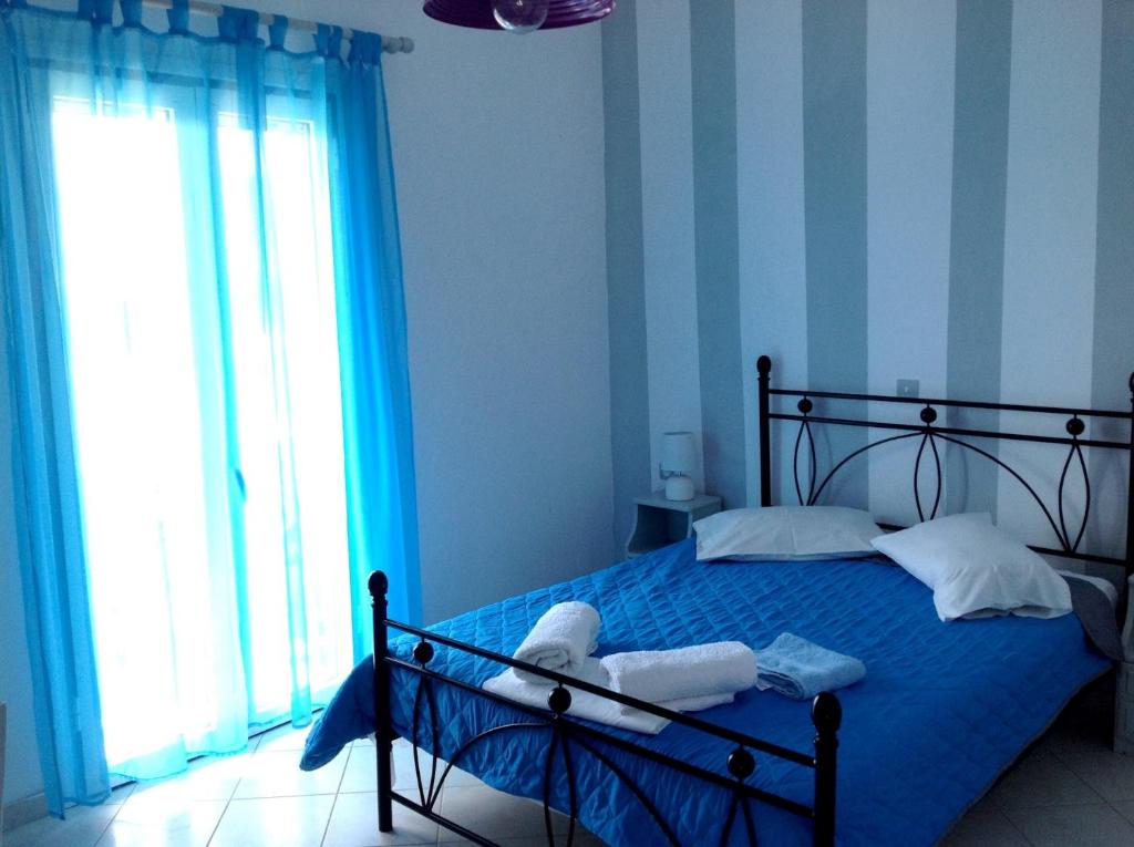 ELEFTHERIA rooms