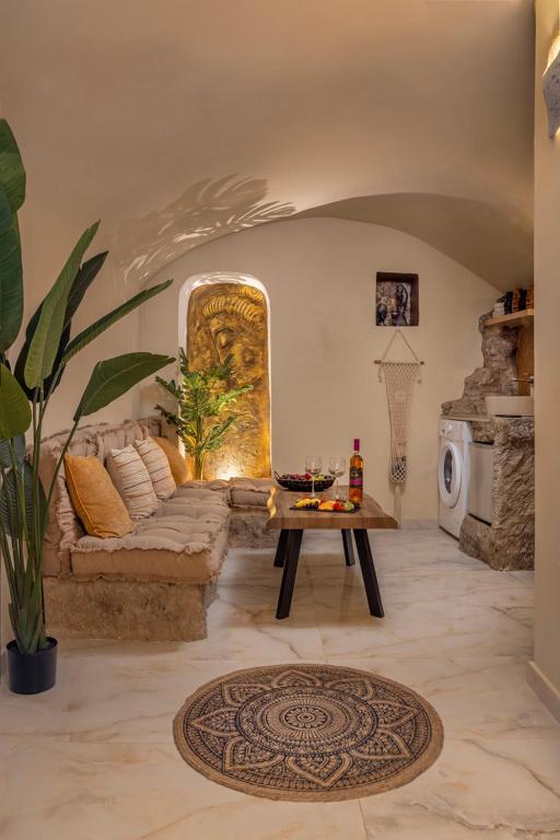 Ethnic Cave Suite