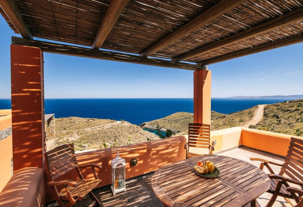 Family Fun in the Infinite Aegean by Neuvel