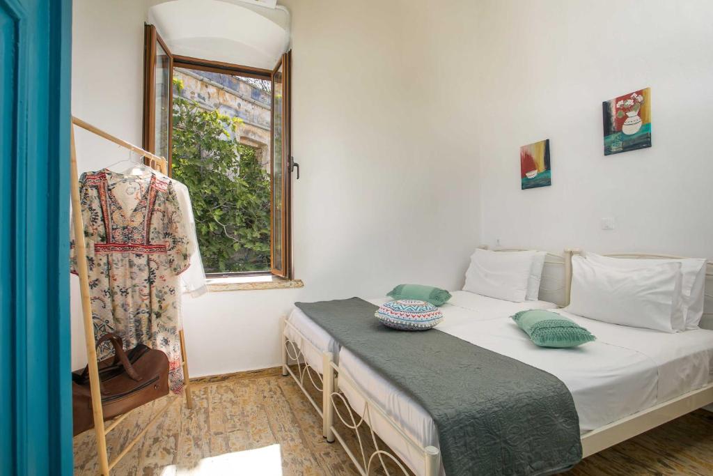 Serena Traditional Suite