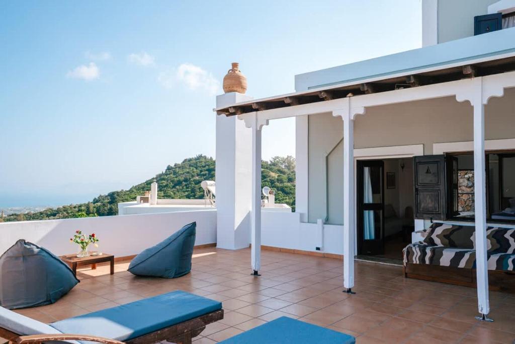 Infinity II - Modern Family Retreat in Kos