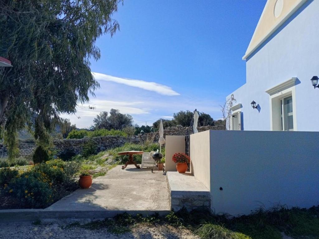 KatoMeria House near Toli beach