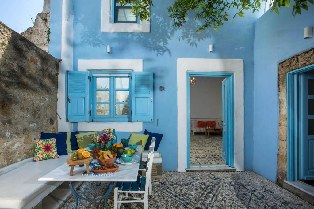 Mandarin Greek Traditional Home
