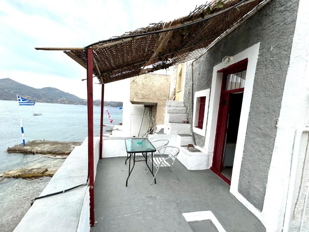 Manousos Fisherman's House