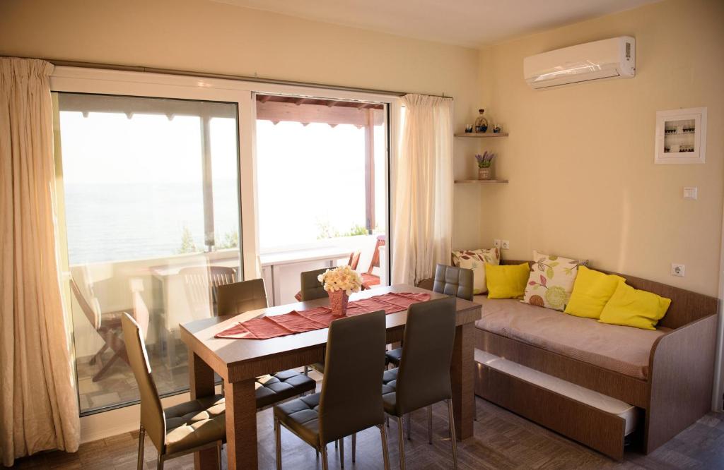 MOUSELIS APARTMENTS