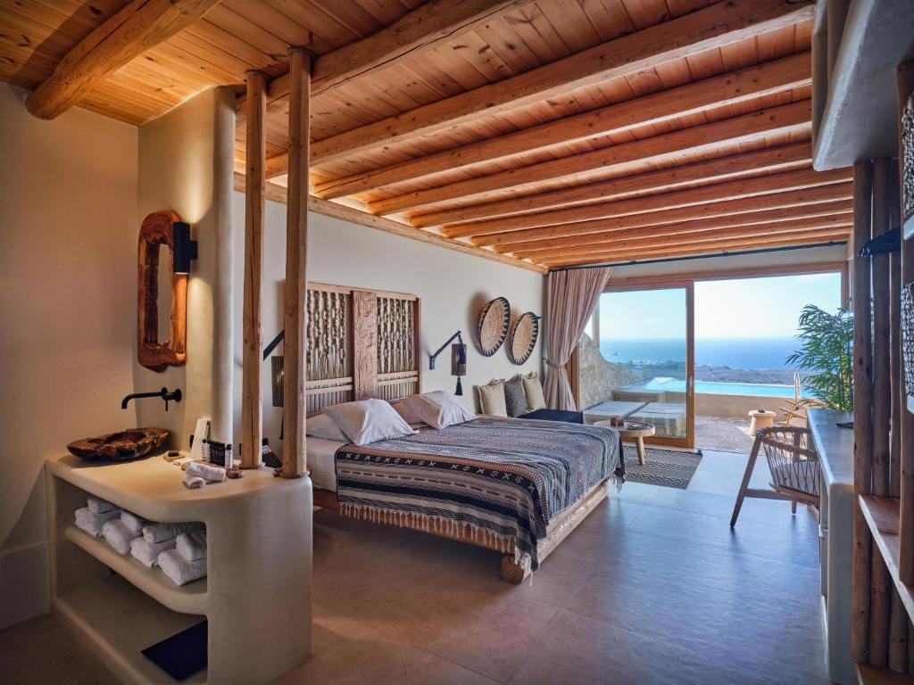 Mythic Paros , Adults Only