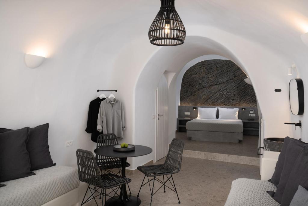 Nisó Cave Suites