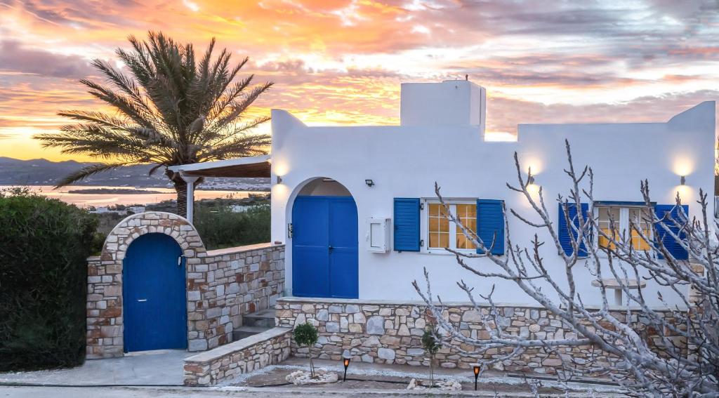 Noho Villas @ Sunlit house Paros