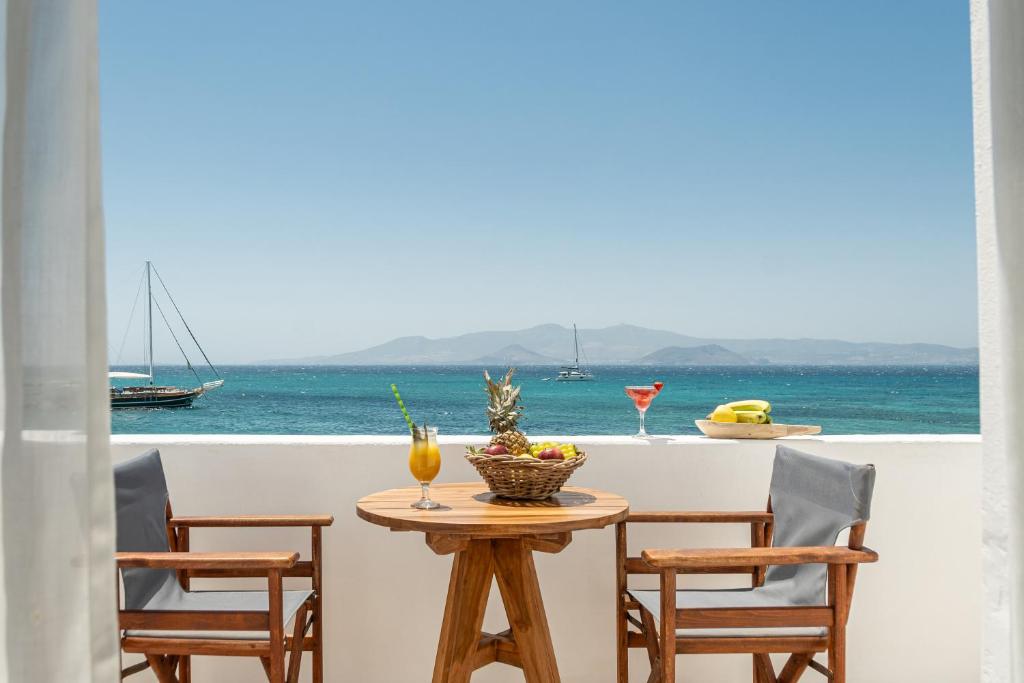 Ocean Whisper Beachfront Apartment