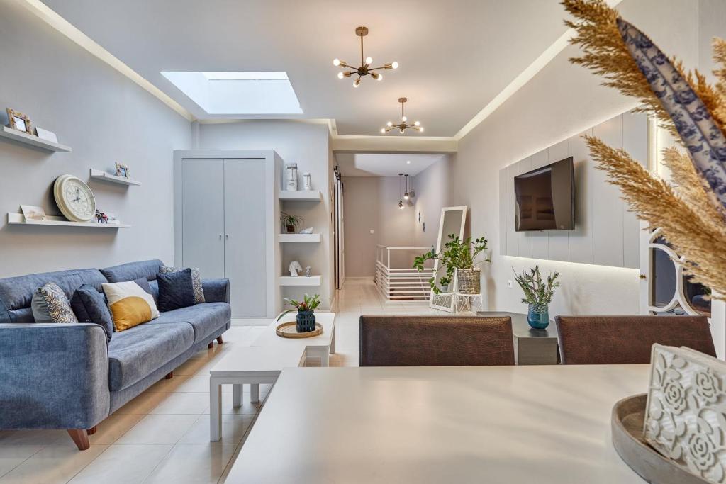 Old Town Luxury Velvet Apartment