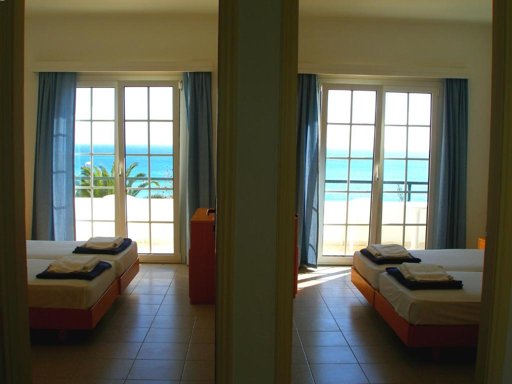 Pefkos Crystal Bay Studios and Apartments