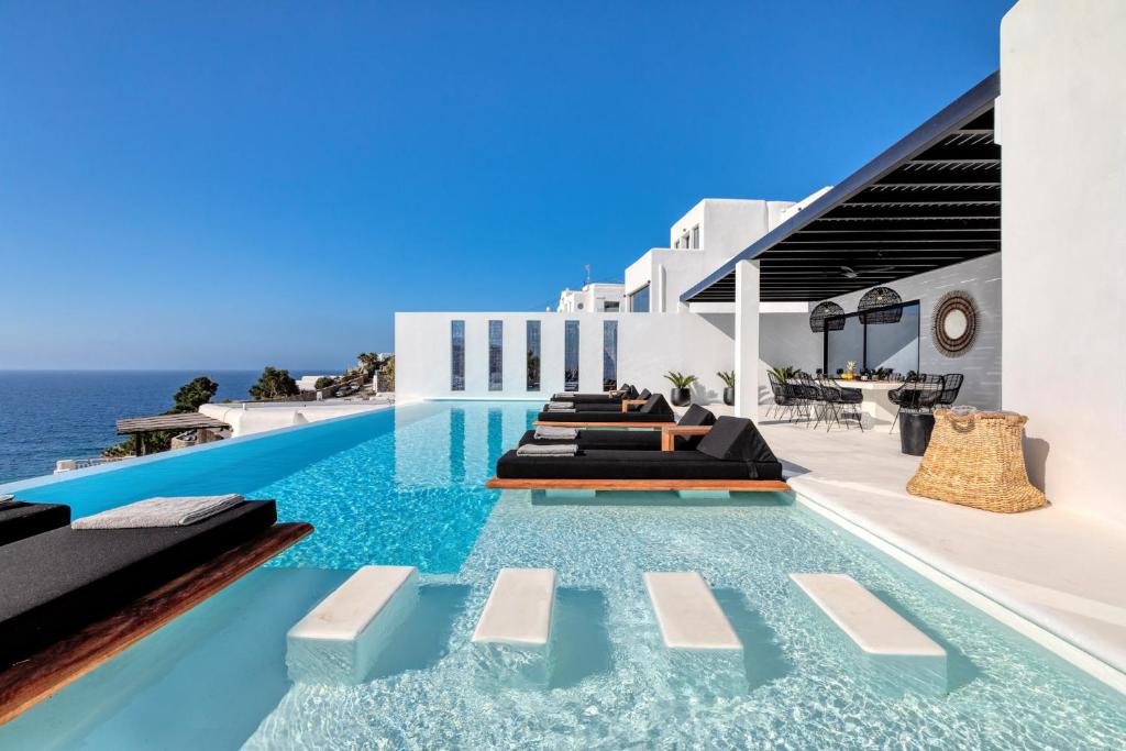 Psarou Black Villas