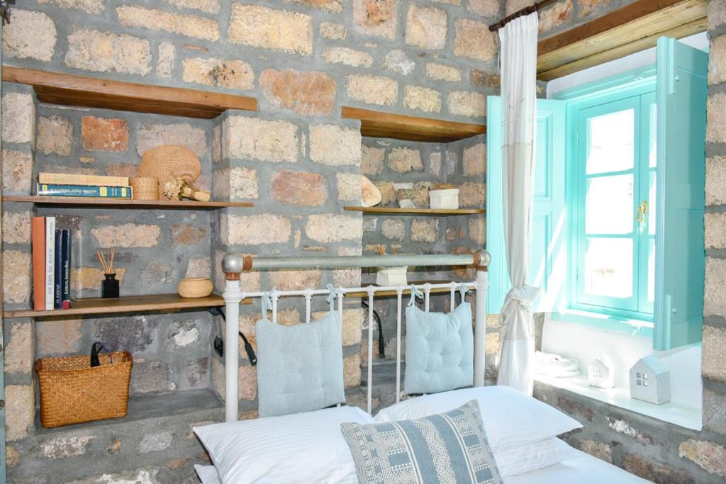 PYRGALI ΠΕΤΡΙΝΟ ΠΥΡΓΑΚΙ ΠΑΤΜΟΣ