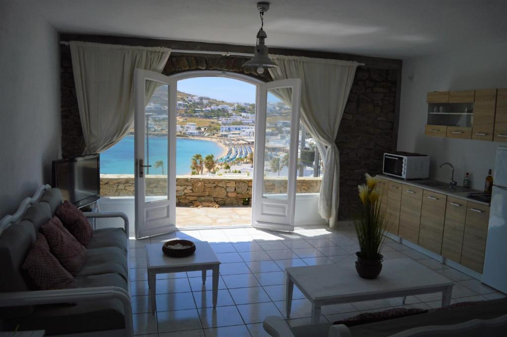 Revel Mykonos 6