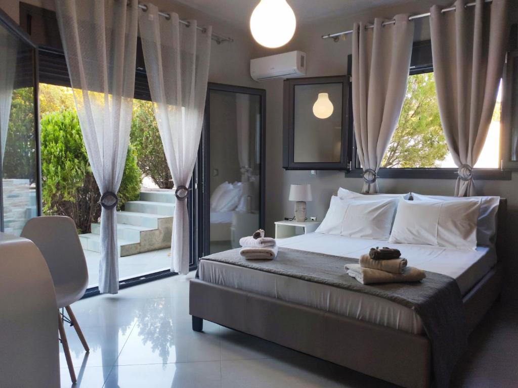 Villa Rose Ground Floor - Private Swimming Pool Garden