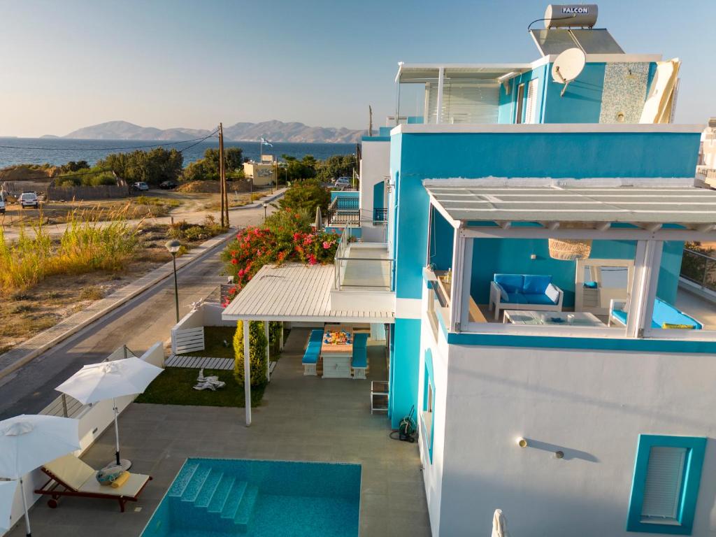 Seabreeze Villa - with Jacuzzi & heated pool