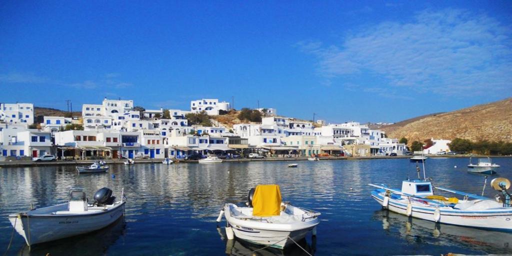 Tinos Suites & Apartments with sea view