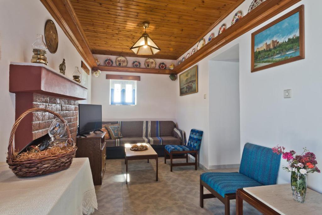 Traditional Villa Vadies