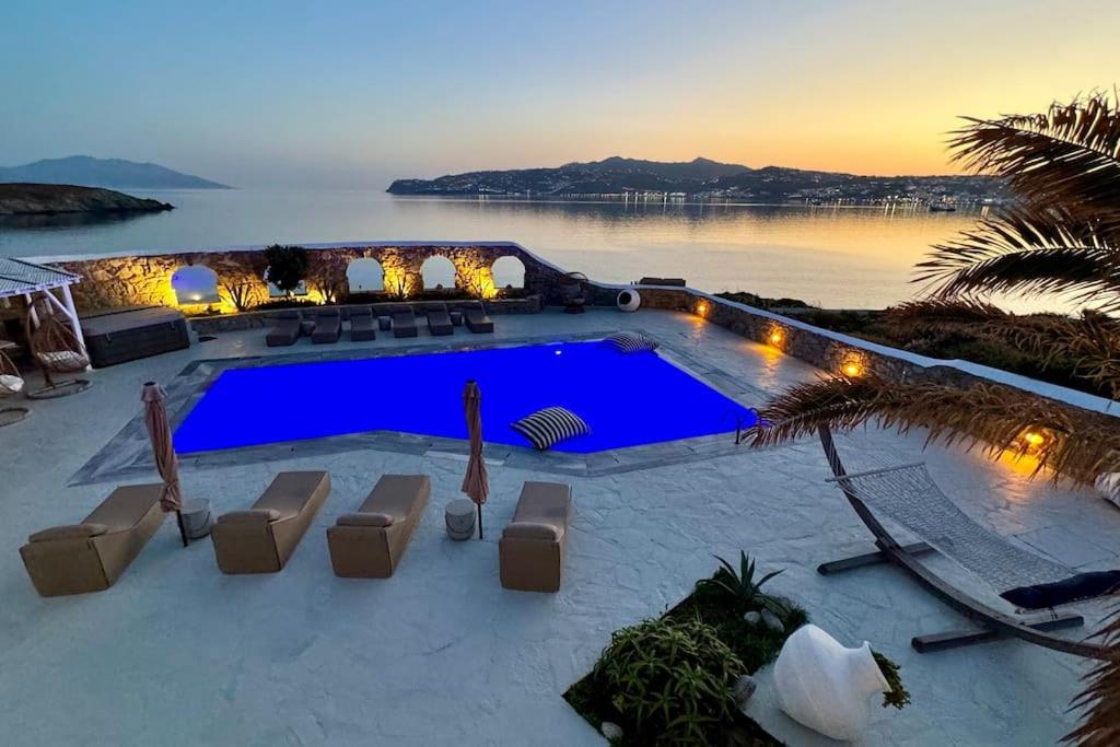 Villa Annita on the water with 5 bedrooms