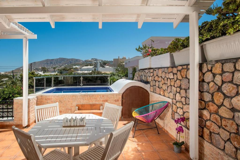 Villa Helena Santorini- Private Plunge Pool & BBQ