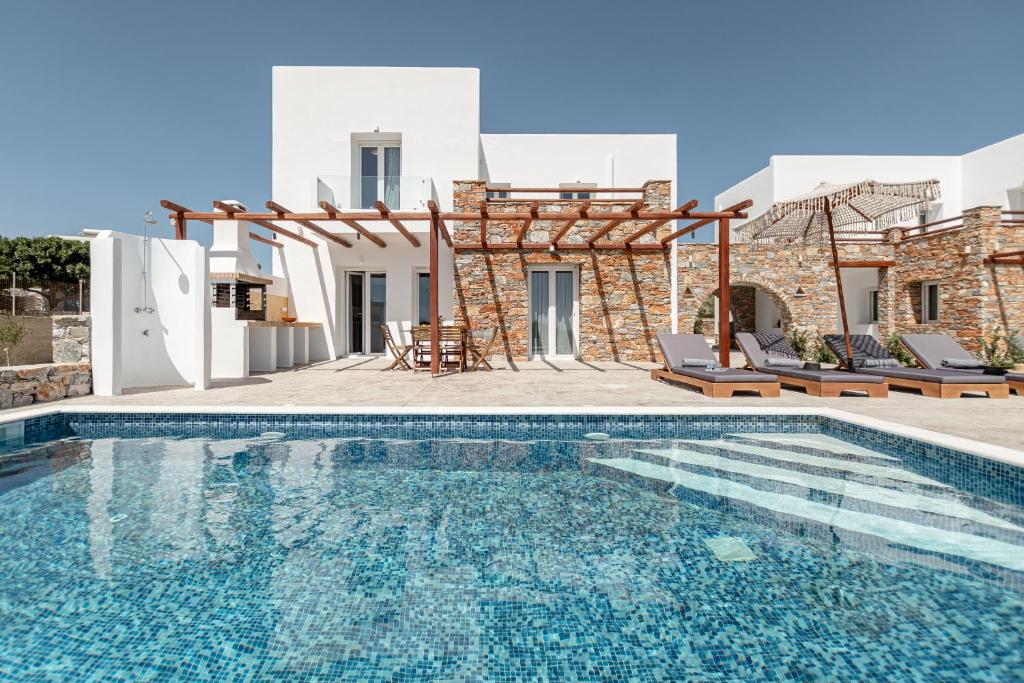 Villa Margarita 3 Bedroom Villa with Private Pool and Sea View