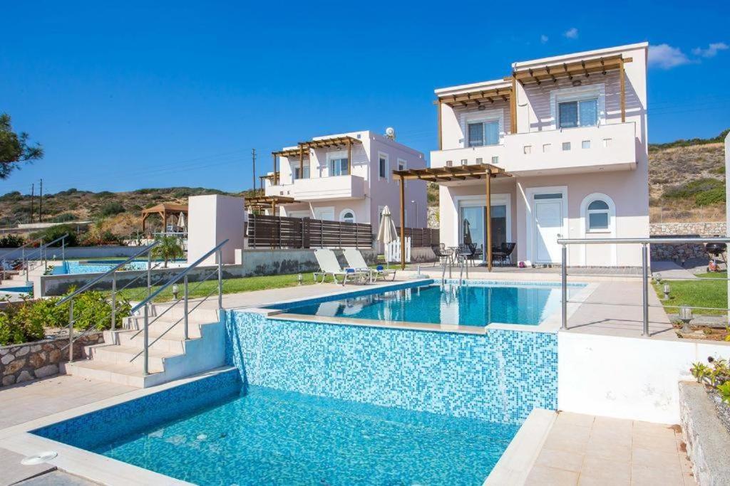 Villa Regina - Double Pool Paradise