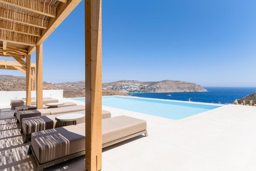 Villa Vibe A - Heated Pool - MG Villas
